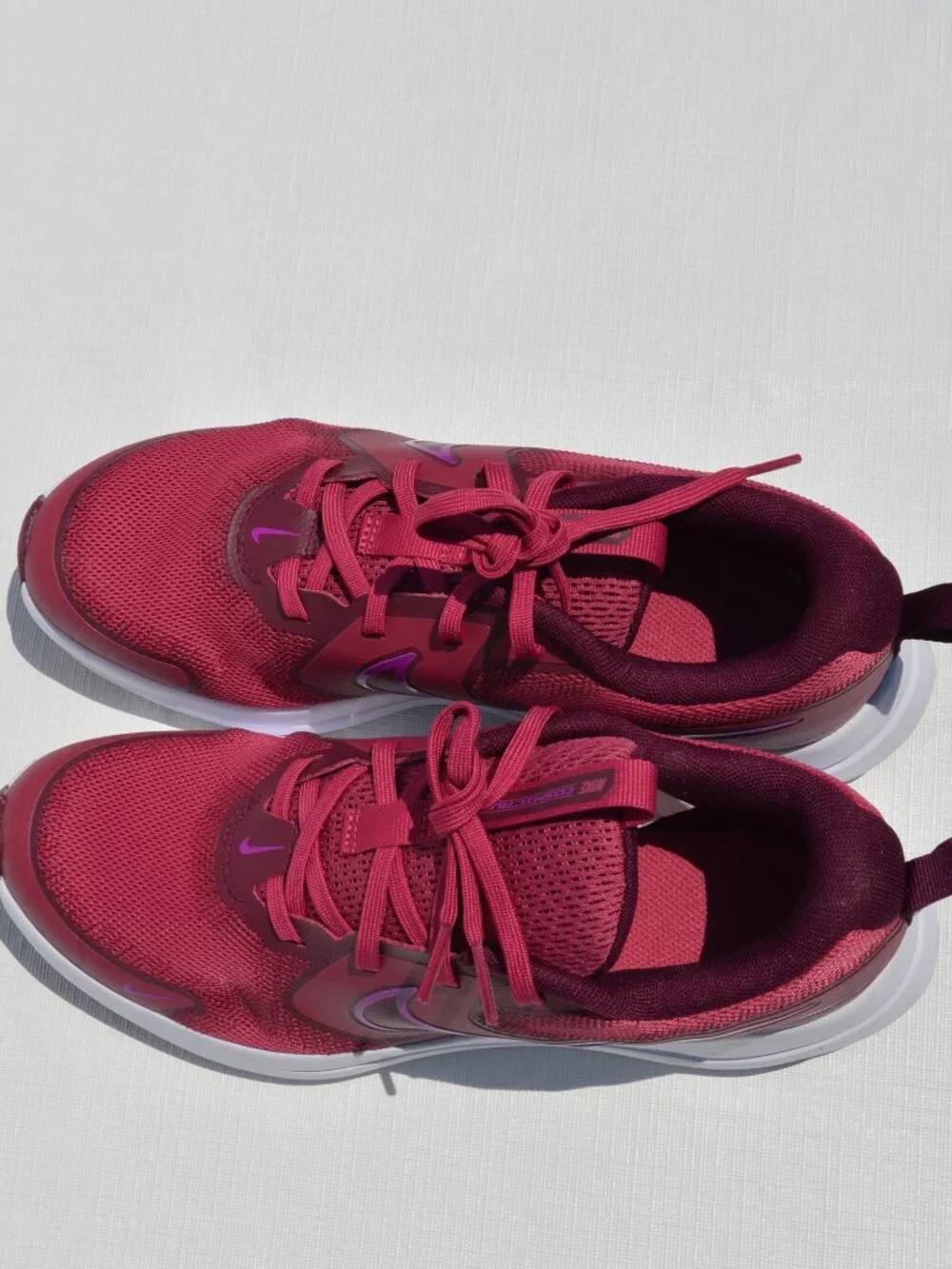 Nike Cosmic Runner (GS) Size 5Y (New)